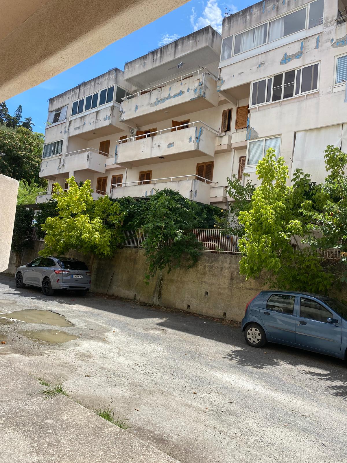 Appartamento arredato a 300 m dal mare – Longobardi Marina